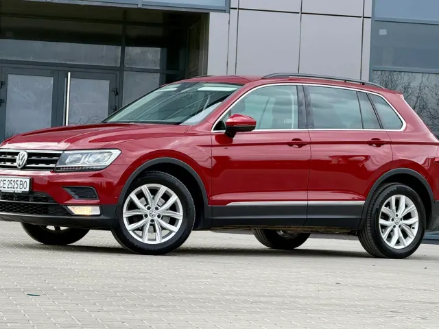 Volkswagen Tiguan - фото 1