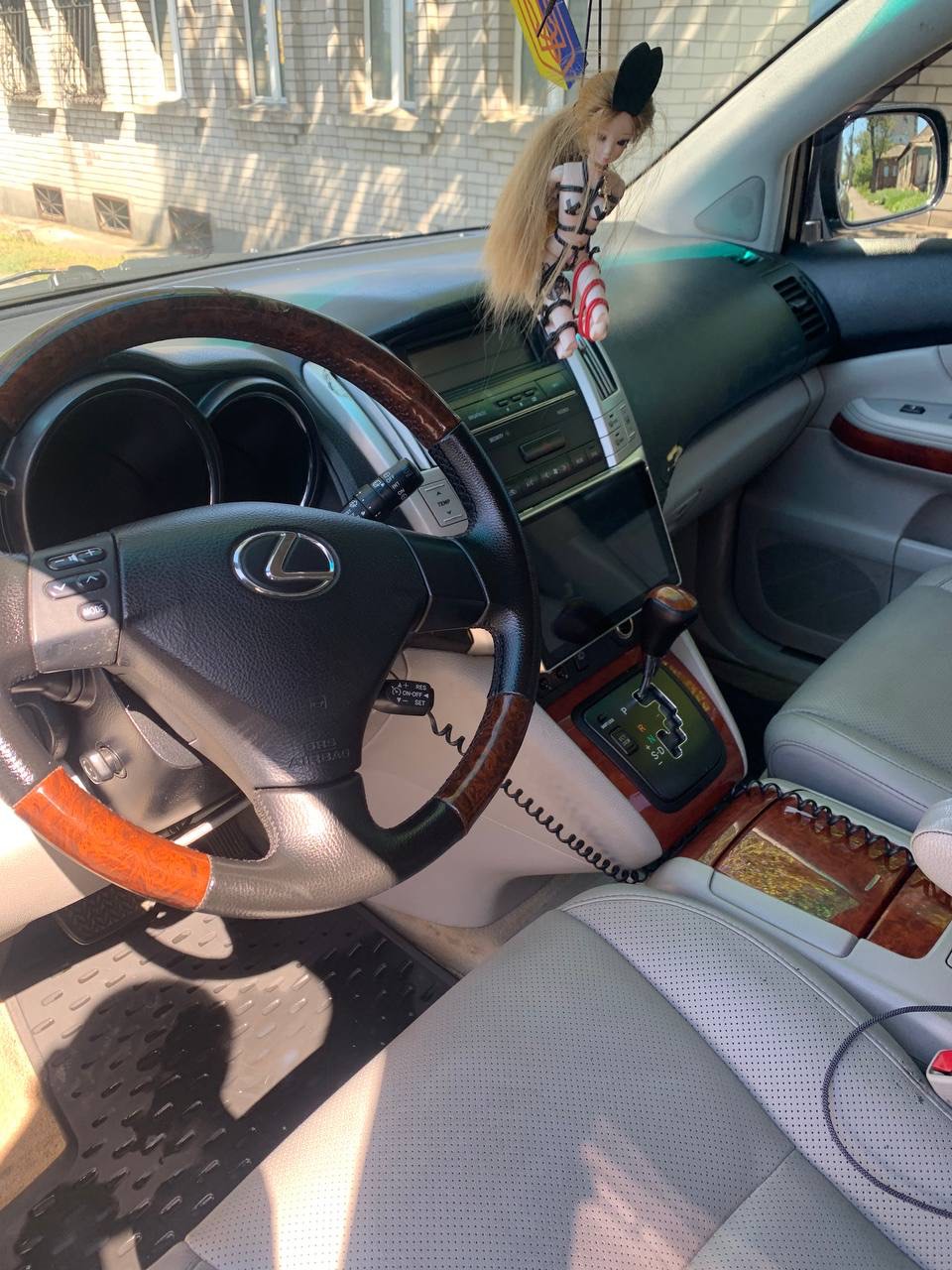 Lexus RX - фото 4