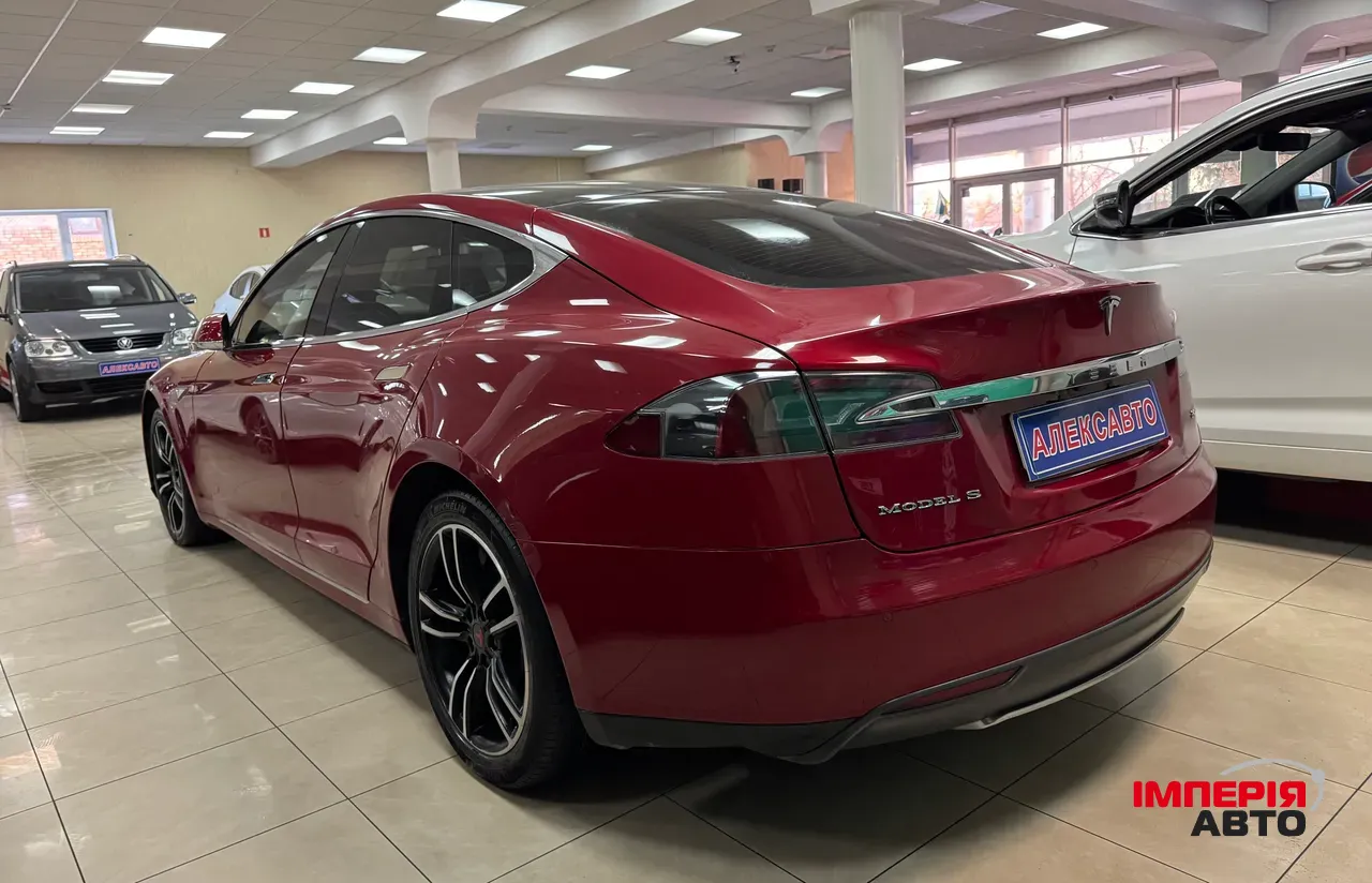 Tesla Model S - фото 2