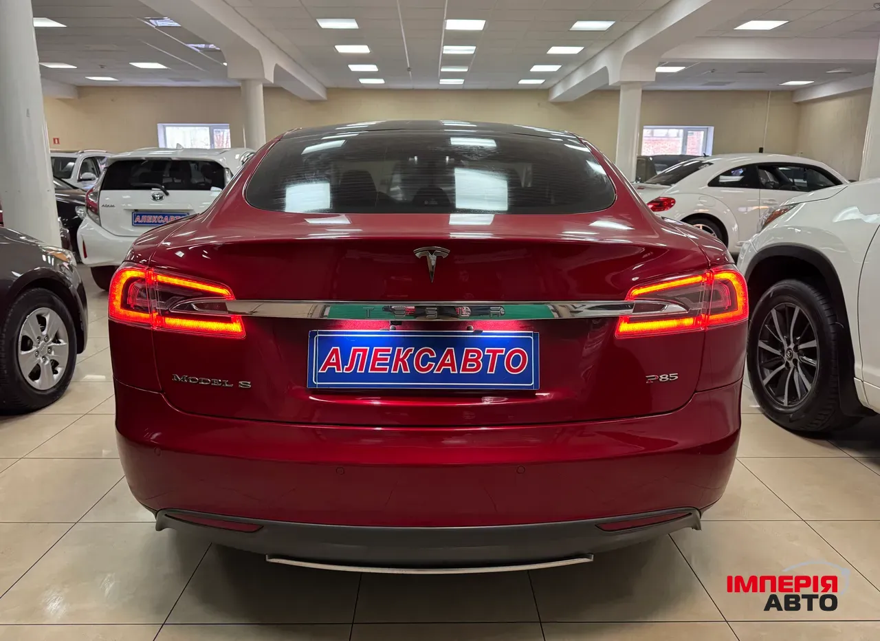 Tesla Model S - фото 3