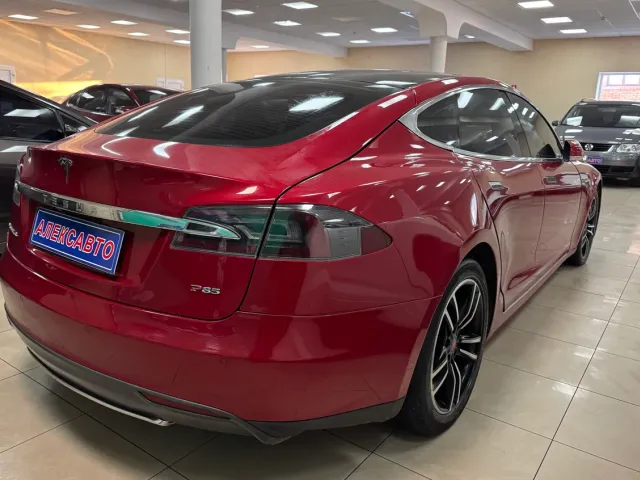 Tesla Model S - фото 4