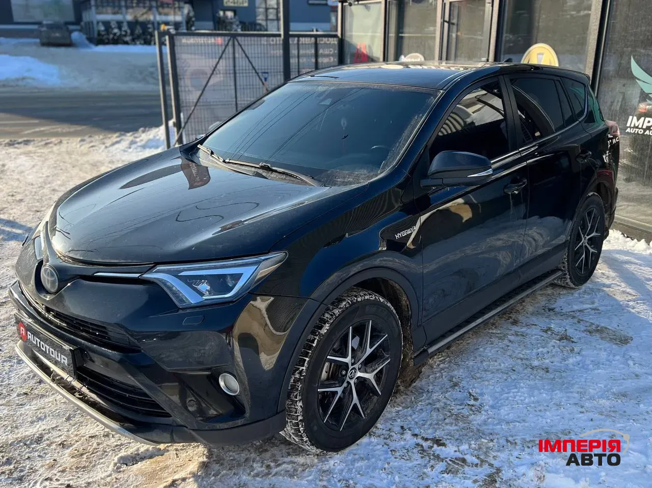 Toyota RAV4 - фото 2