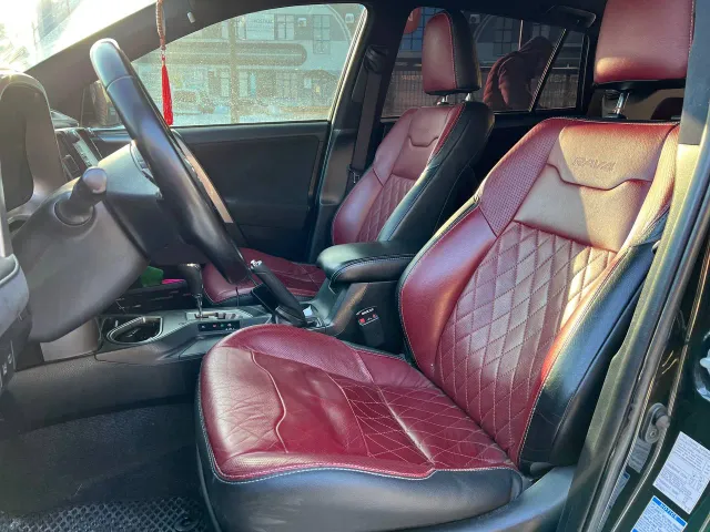 Toyota RAV4 - фото 4