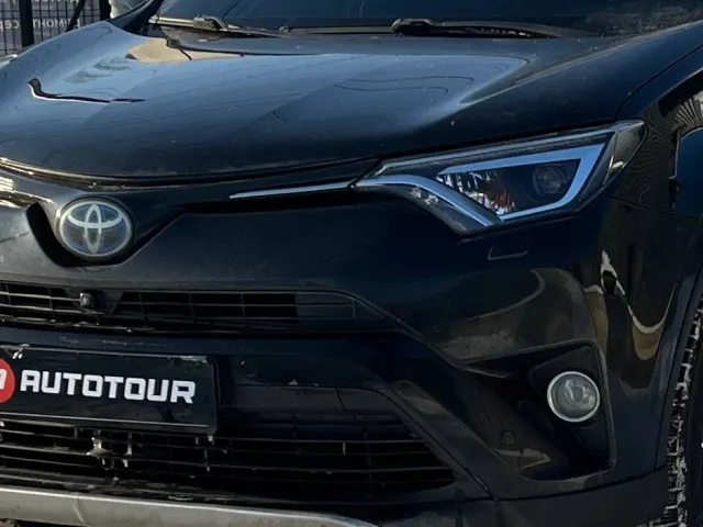 Toyota RAV4 - фото 3