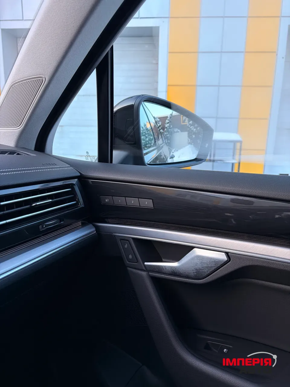 Volkswagen Touareg - фото 13