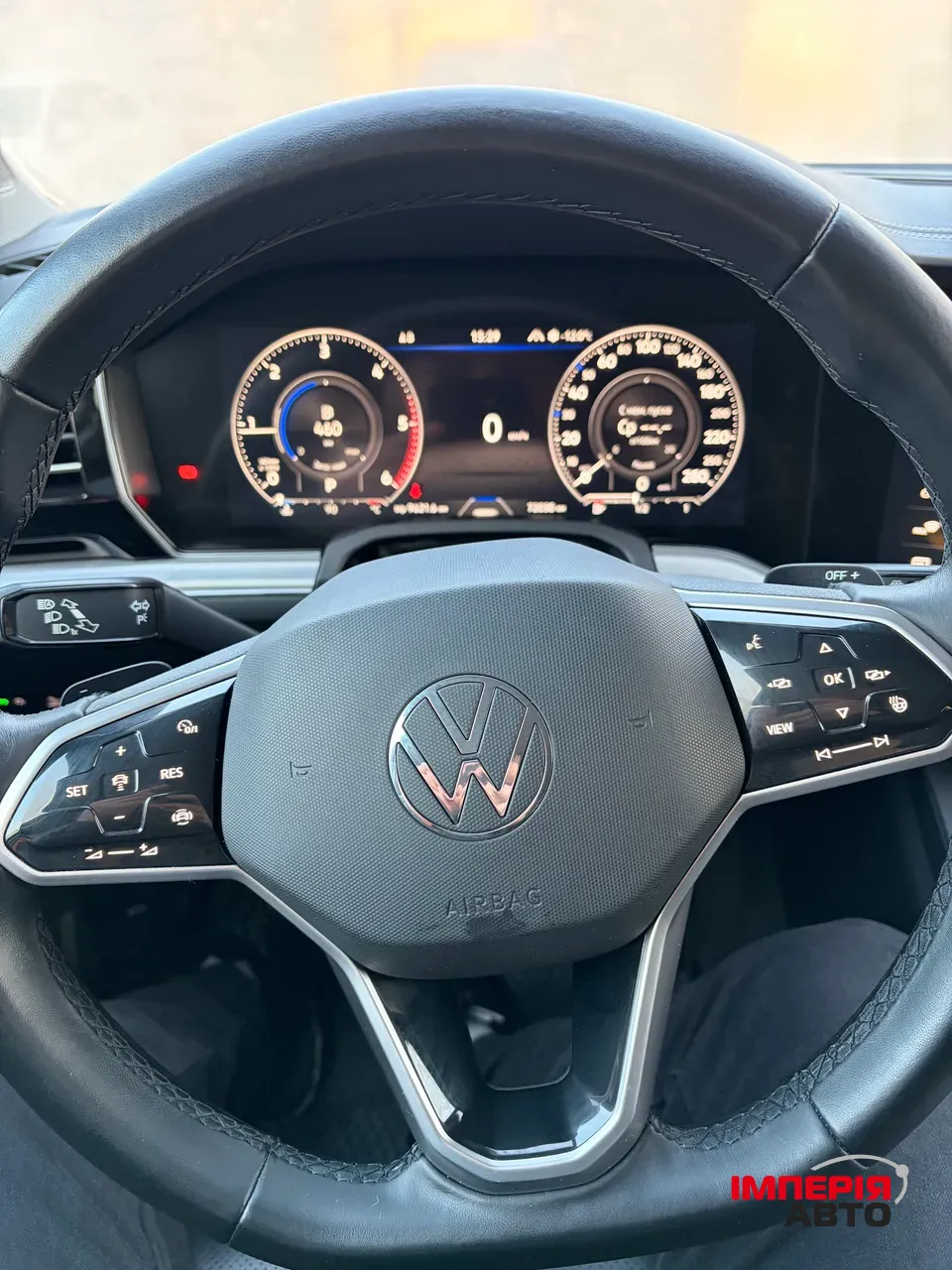 Volkswagen Touareg - фото 19