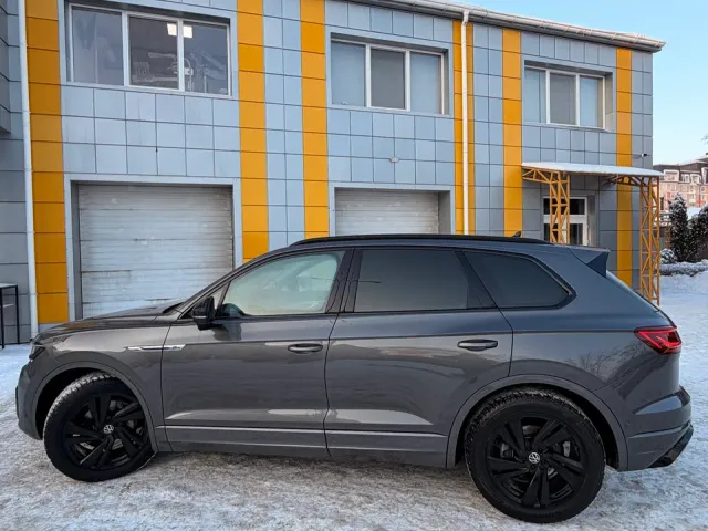 Volkswagen Touareg - фото 5