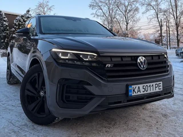 Volkswagen Touareg - фото 1
