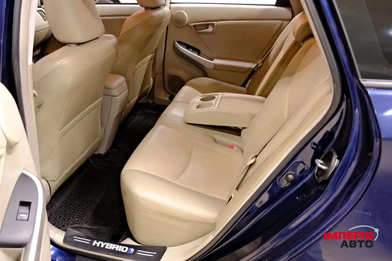 Toyota Prius - фото 8