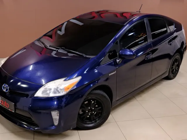 Toyota Prius - фото 2