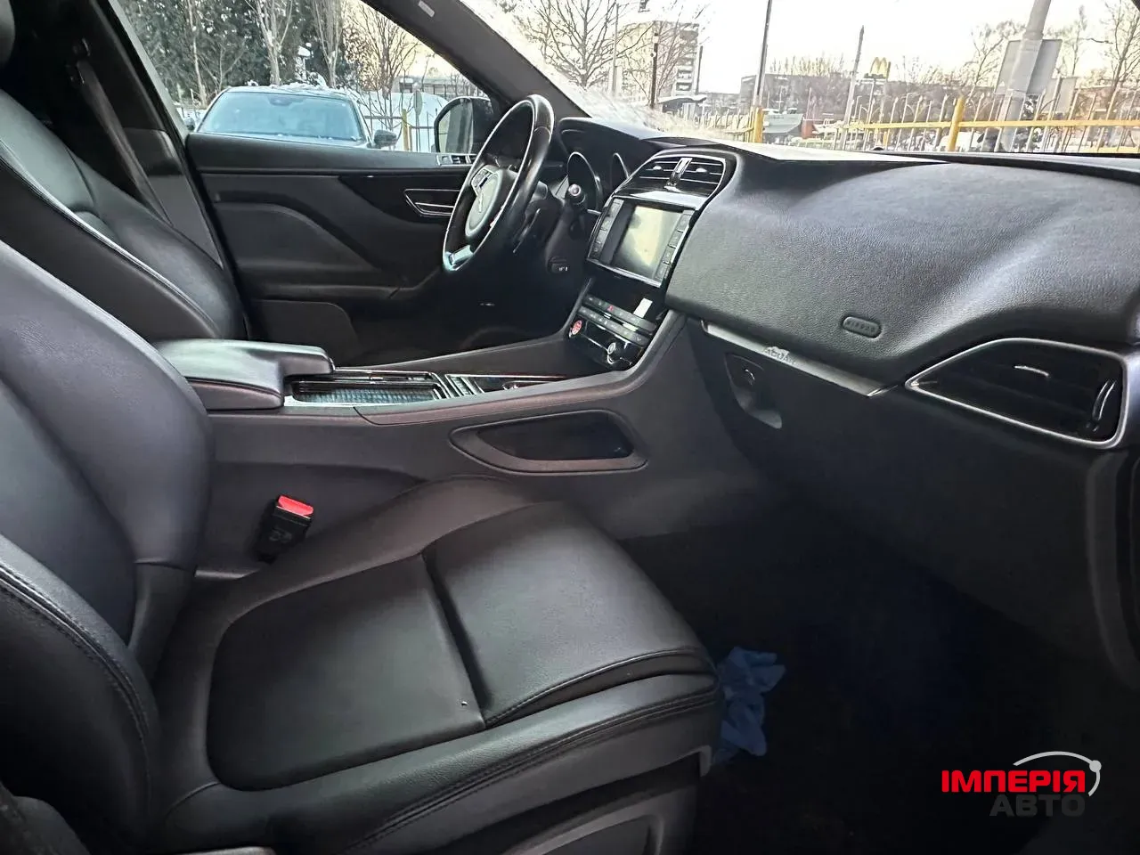 Jaguar F-Pace - фото 7