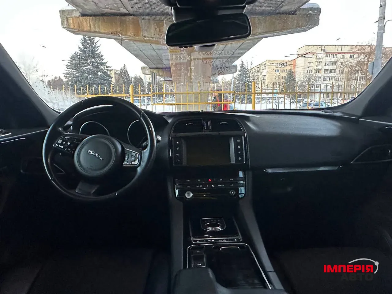 Jaguar F-Pace - фото 8