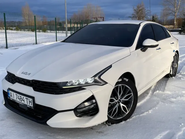 Kia K5 - фото 1