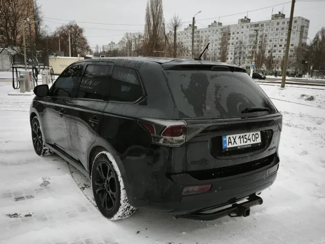 Mitsubishi Outlander - фото 4