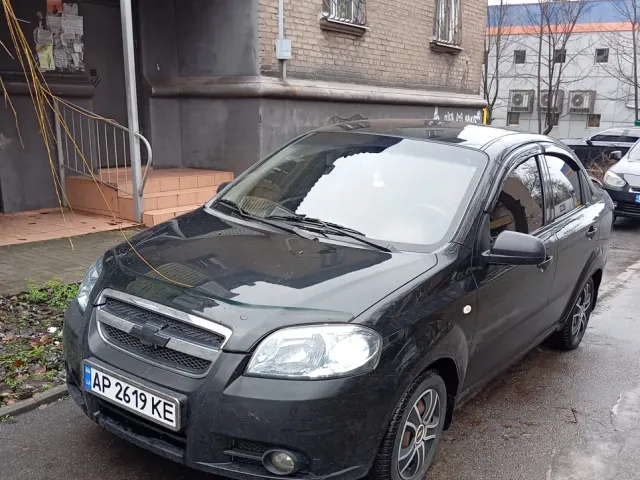 Chevrolet Aveo - фото 1