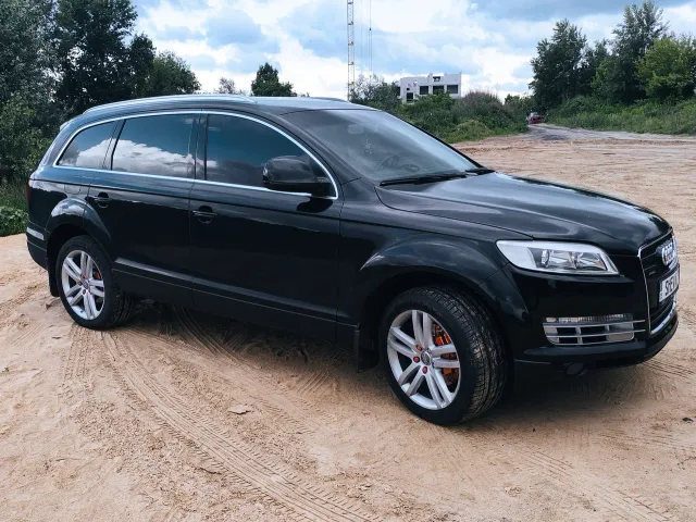 Audi Q7 - фото 3