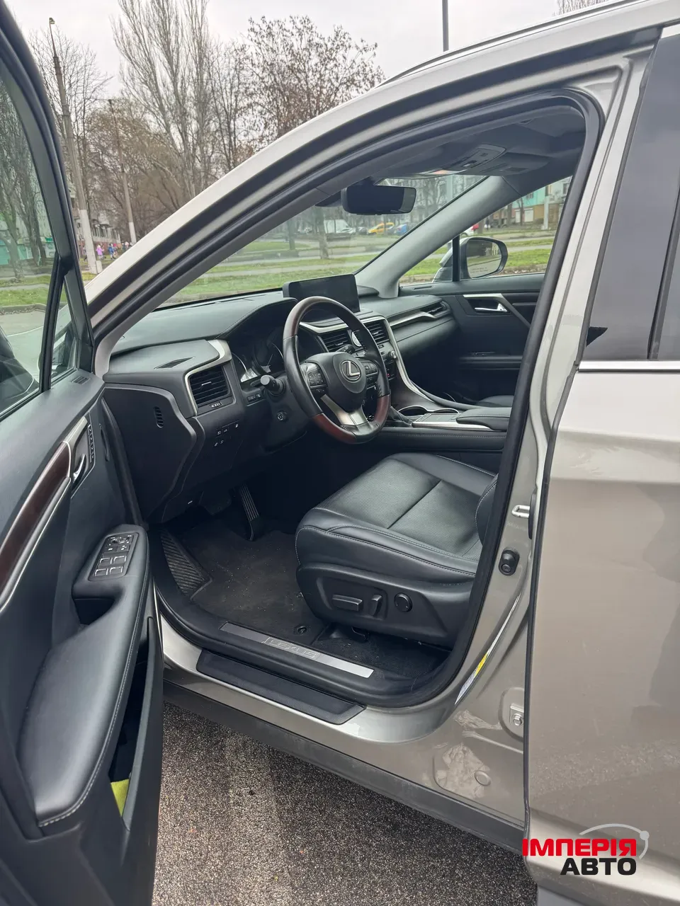 Lexus RX - фото 4