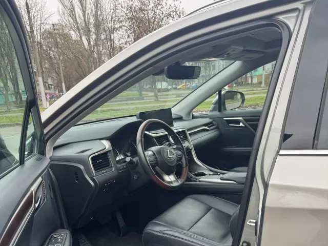 Lexus RX - фото 4