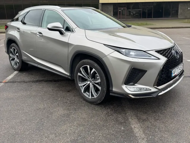 Lexus RX - фото 1