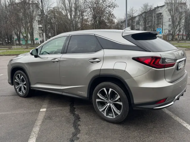 Lexus RX - фото 2