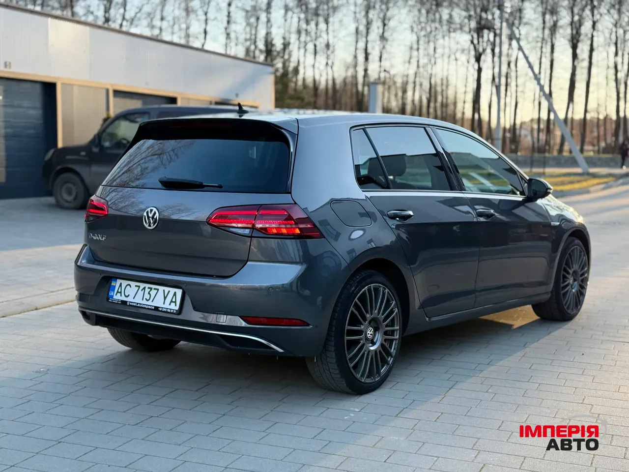 Volkswagen Golf - фото 7