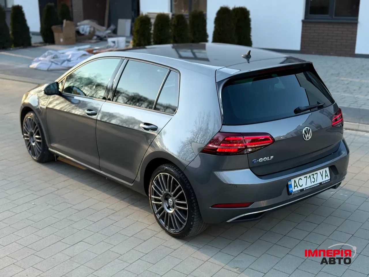 Volkswagen Golf - фото 10