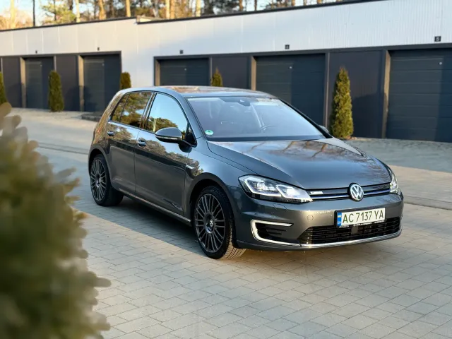 Volkswagen Golf - фото 5