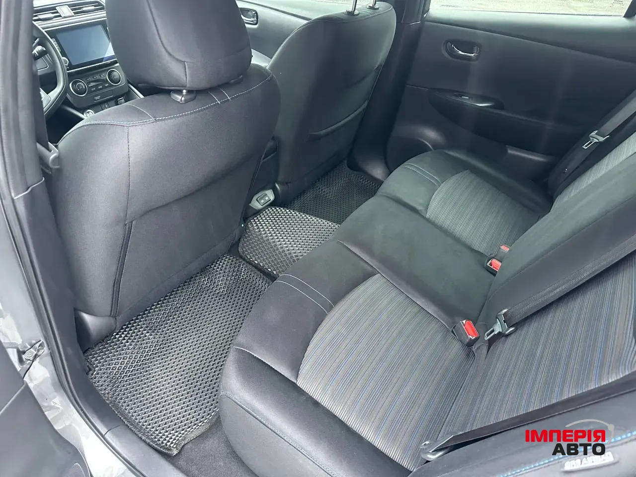 Nissan Leaf - фото 24