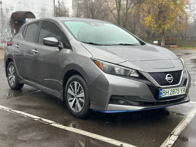 Nissan Leaf - фото 2