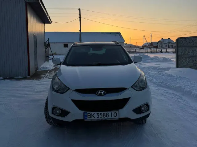 Hyundai ix35 - фото 1