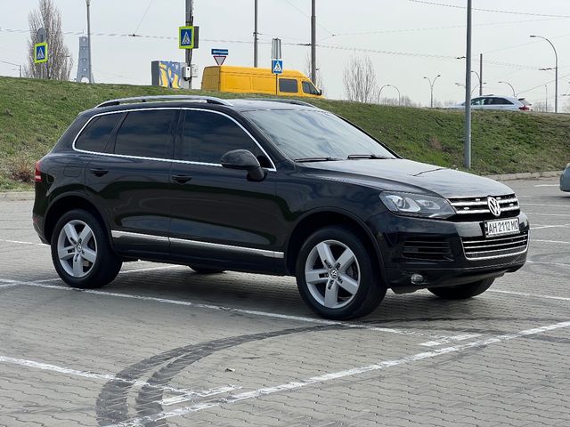 Volkswagen Touareg - фото 1
