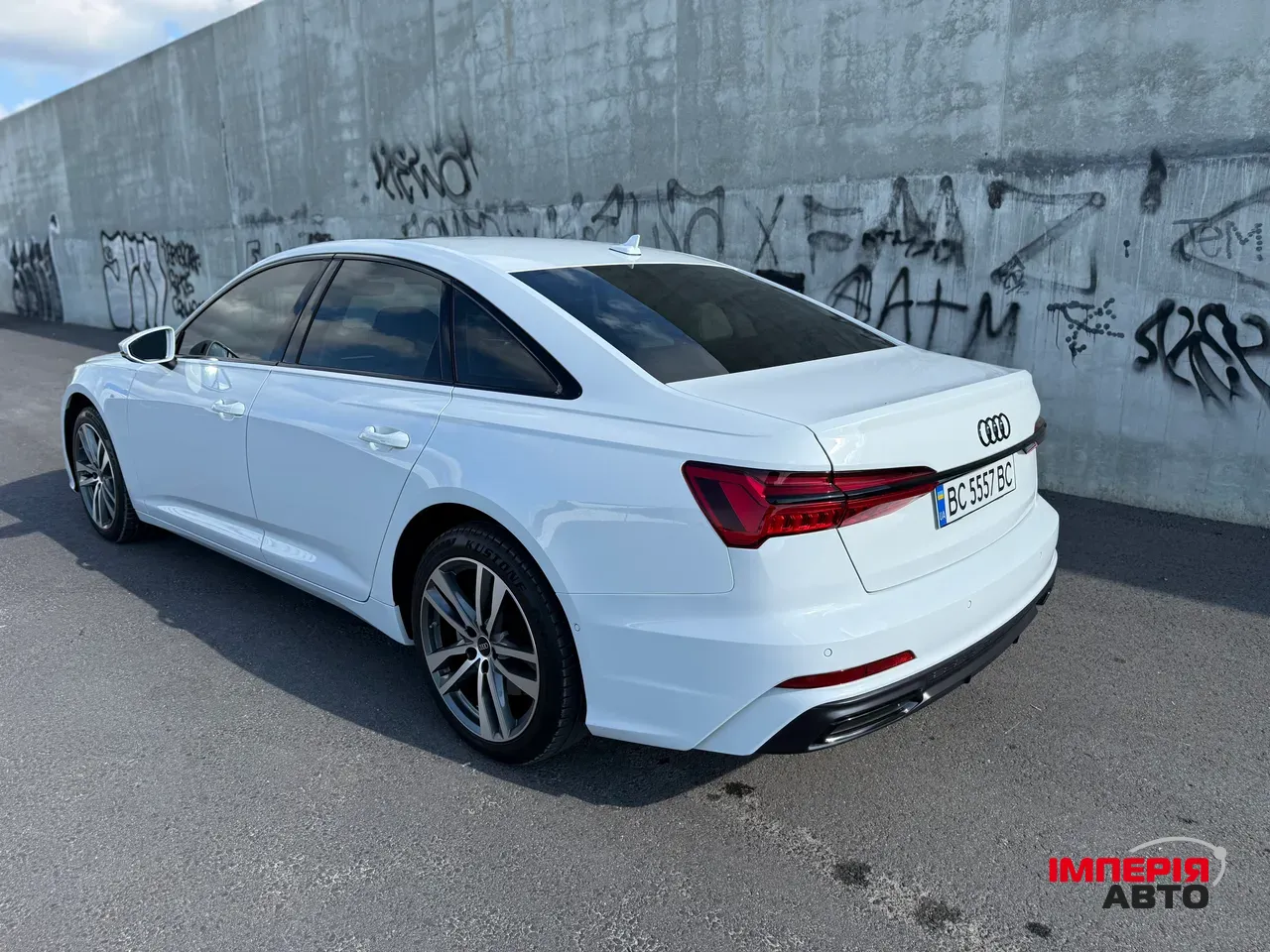 Audi A6 - фото 7