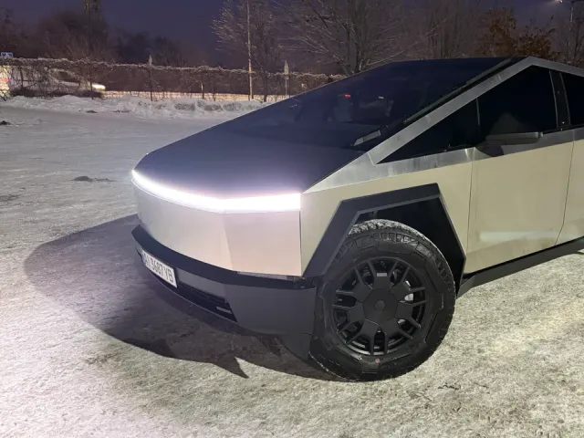 Tesla Cybertruck - фото 1