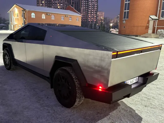 Tesla Cybertruck - фото 4