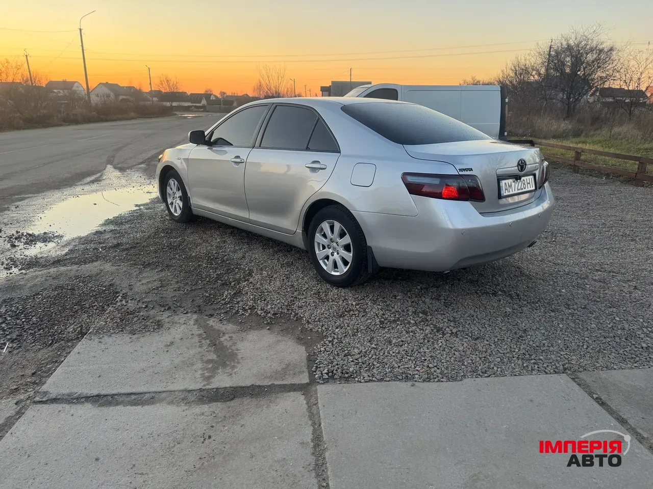 Toyota Camry - фото 3