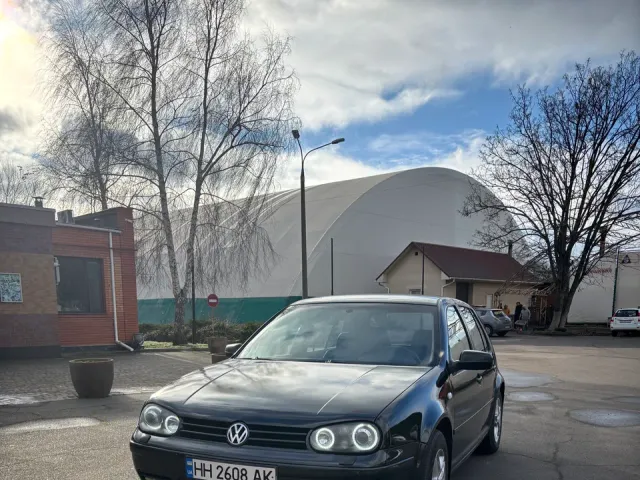 Volkswagen Golf - фото 1