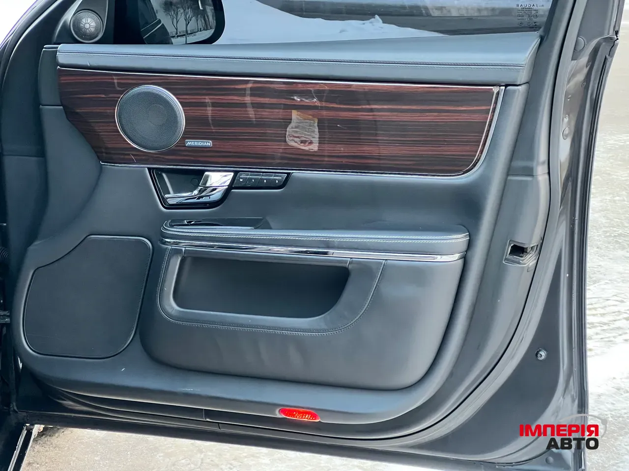 Jaguar XJ - фото 21