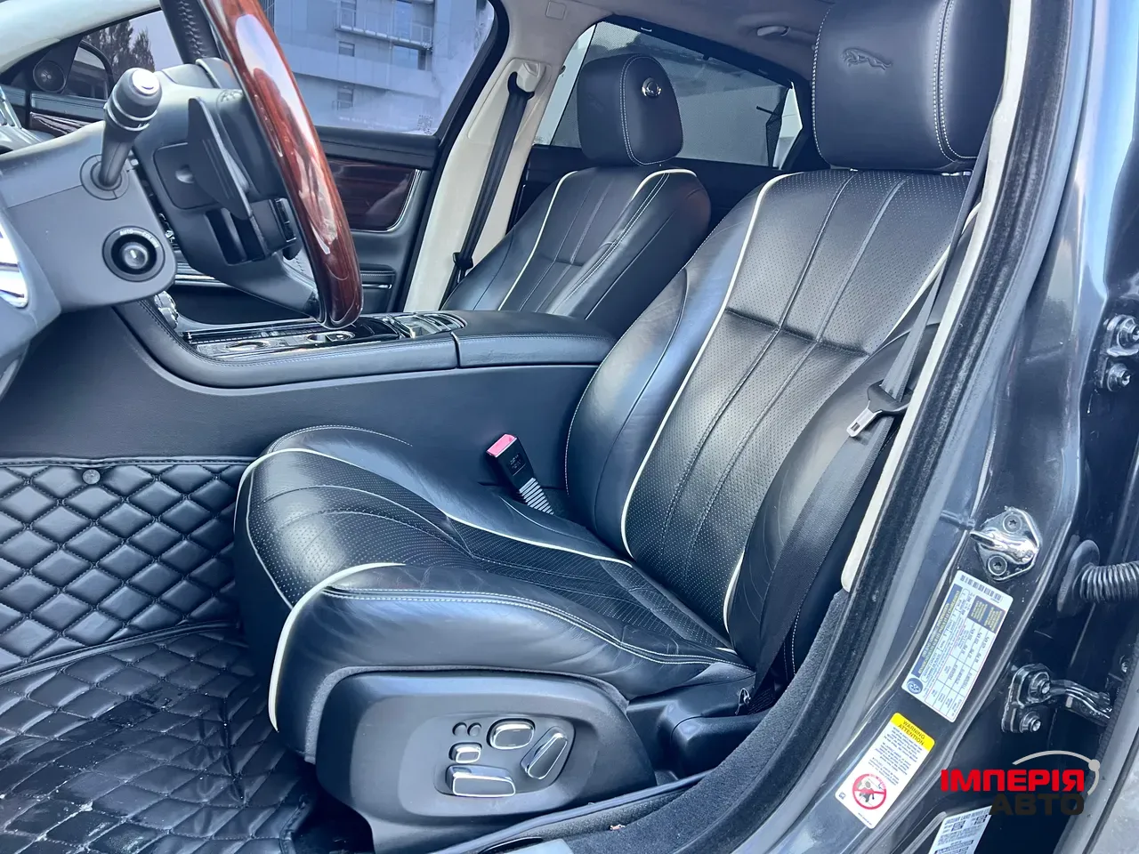 Jaguar XJ - фото 12