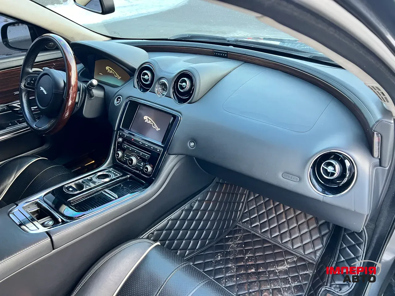 Jaguar XJ - фото 31