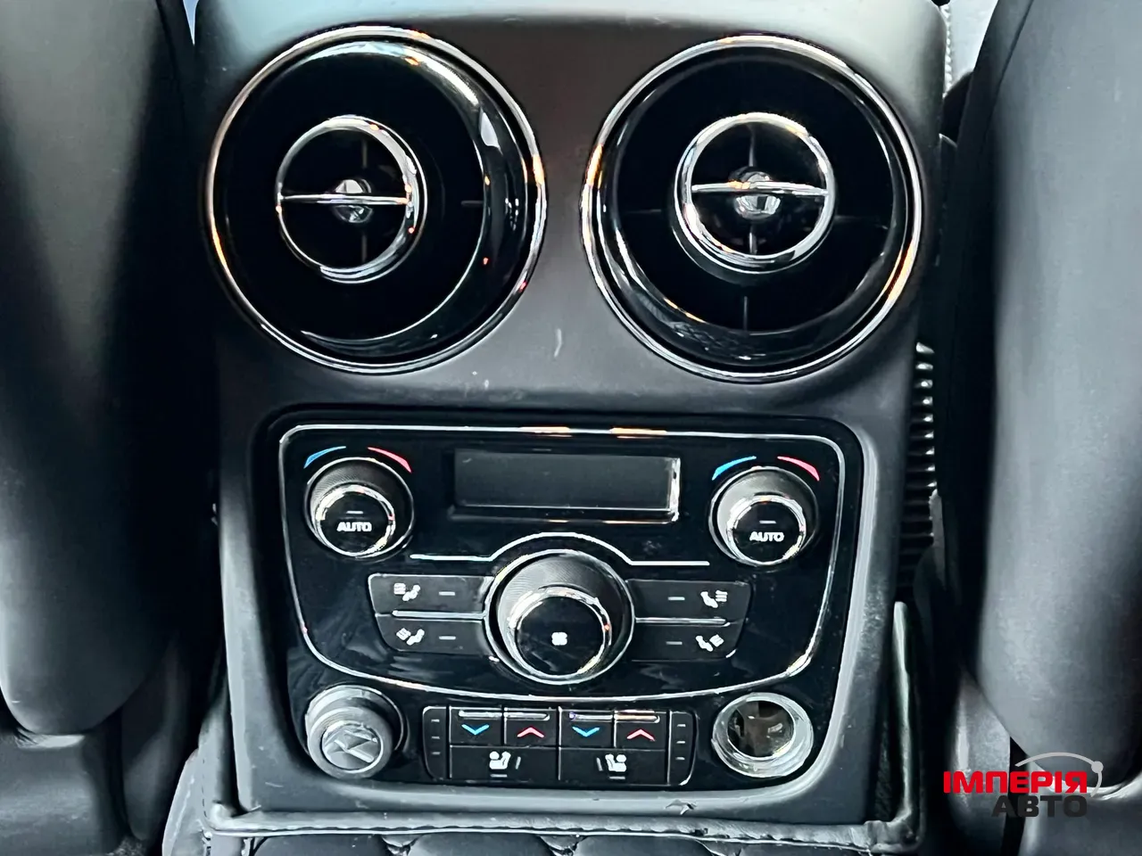 Jaguar XJ - фото 15