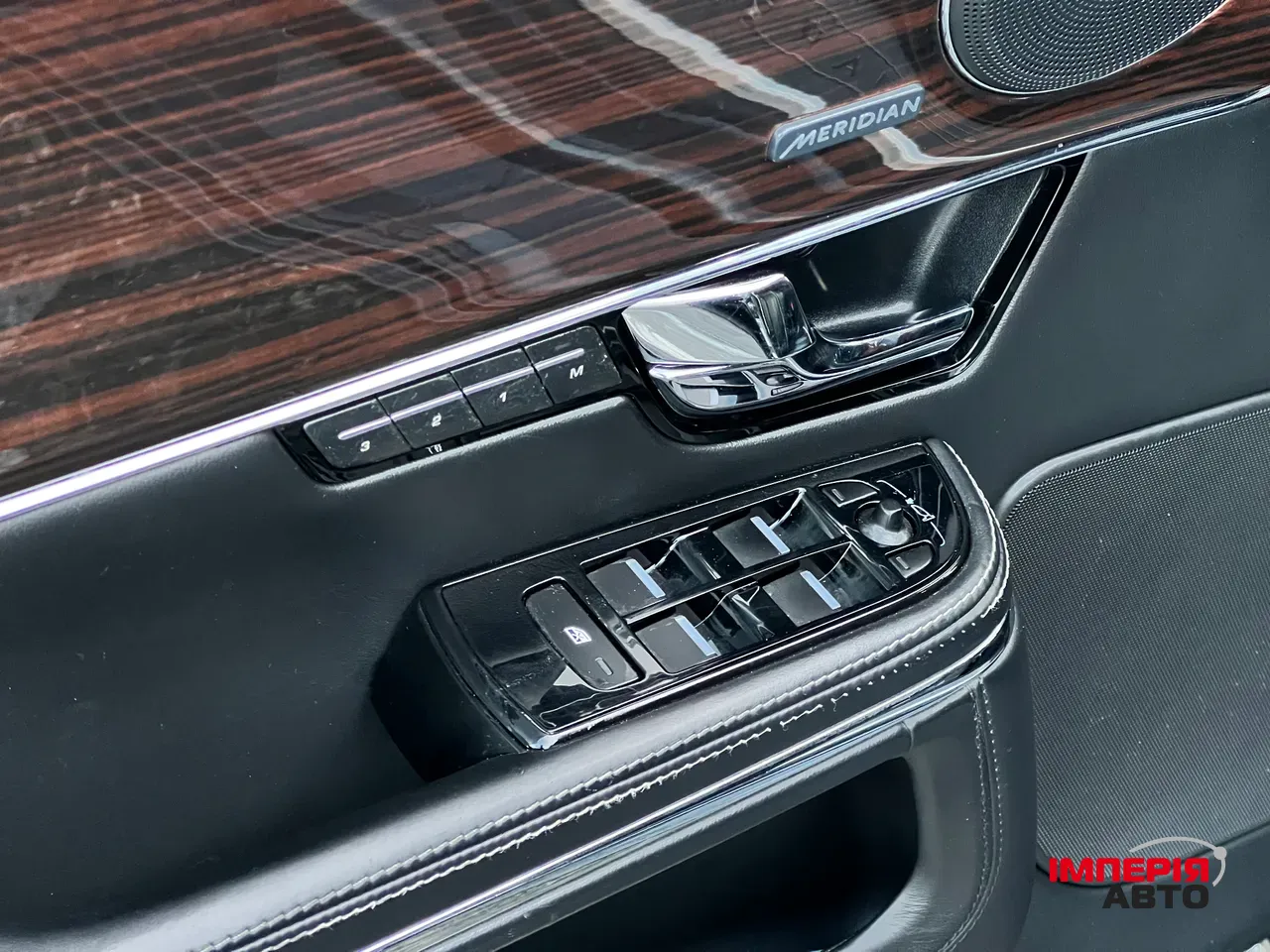 Jaguar XJ - фото 10