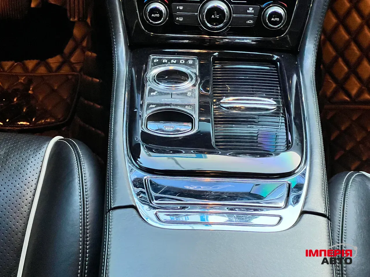 Jaguar XJ - фото 28