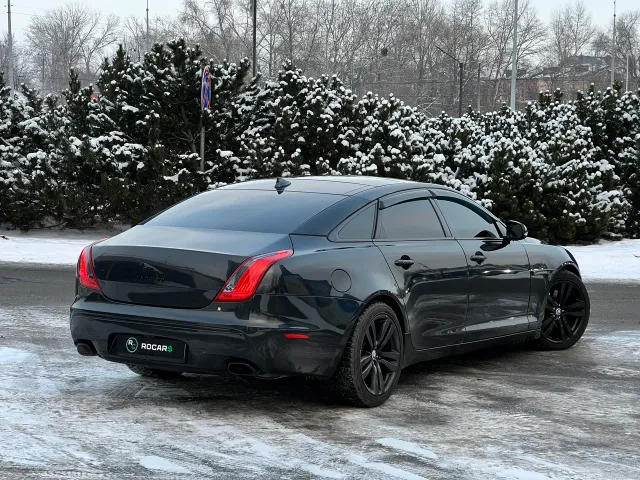 Jaguar XJ - фото 5