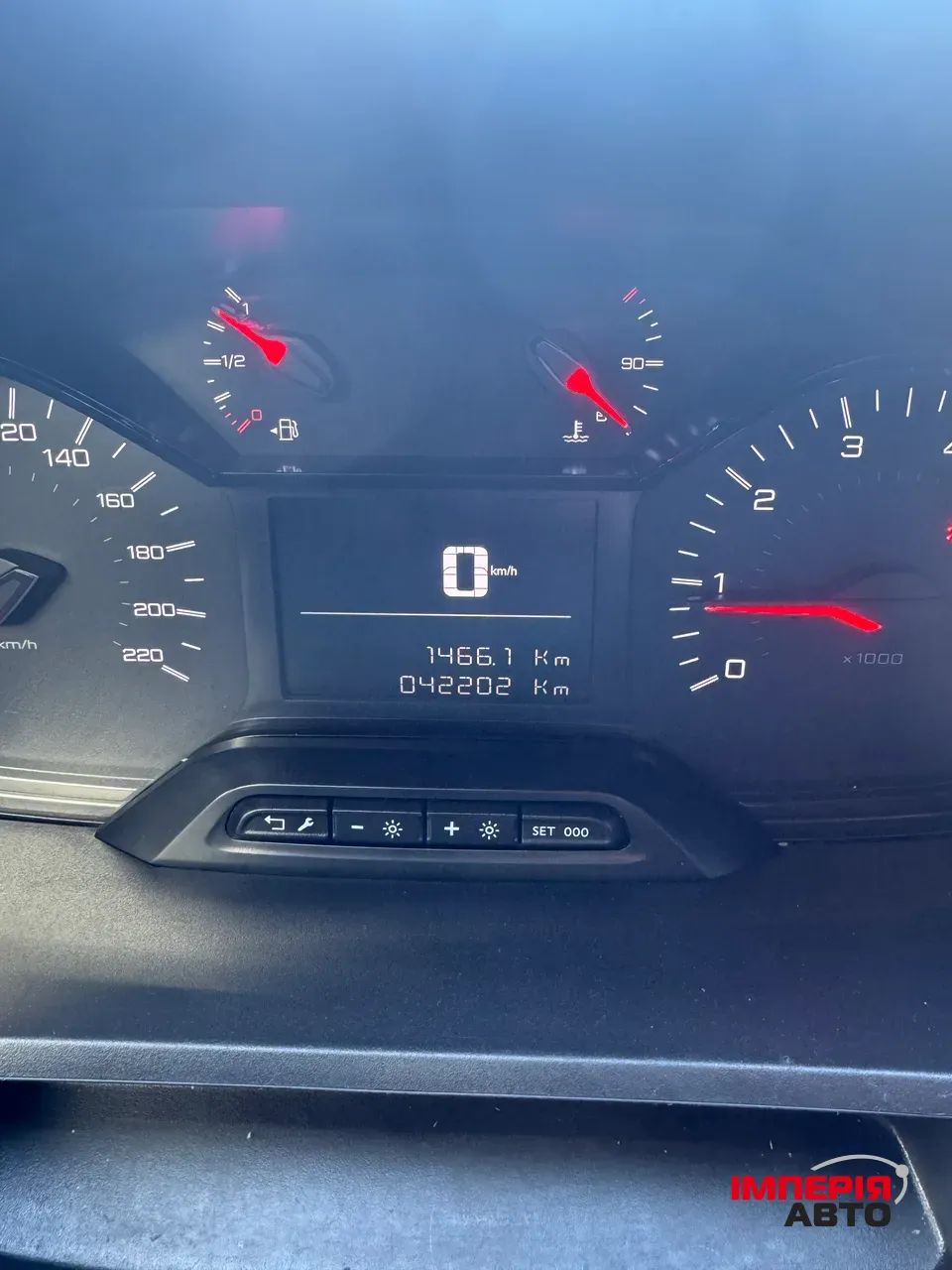 Peugeot Partner - фото 10