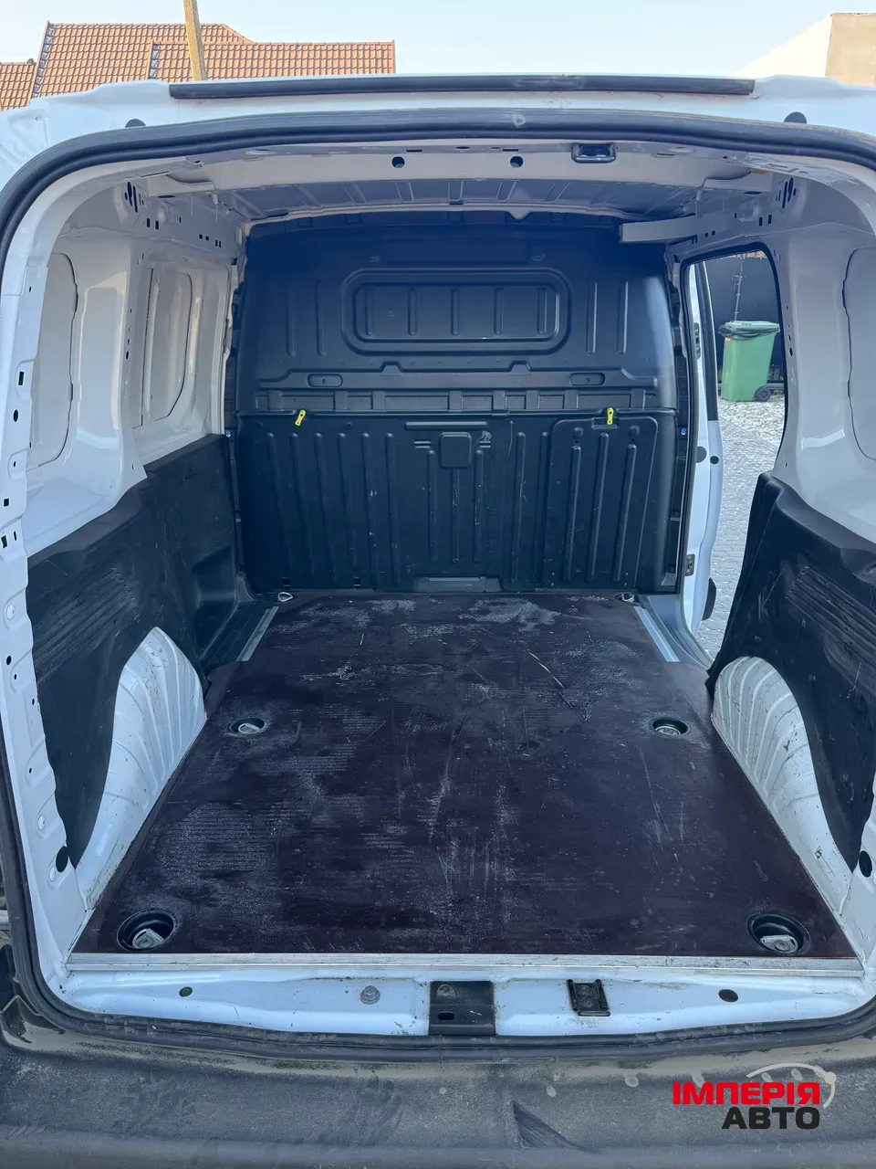 Peugeot Partner - фото 12