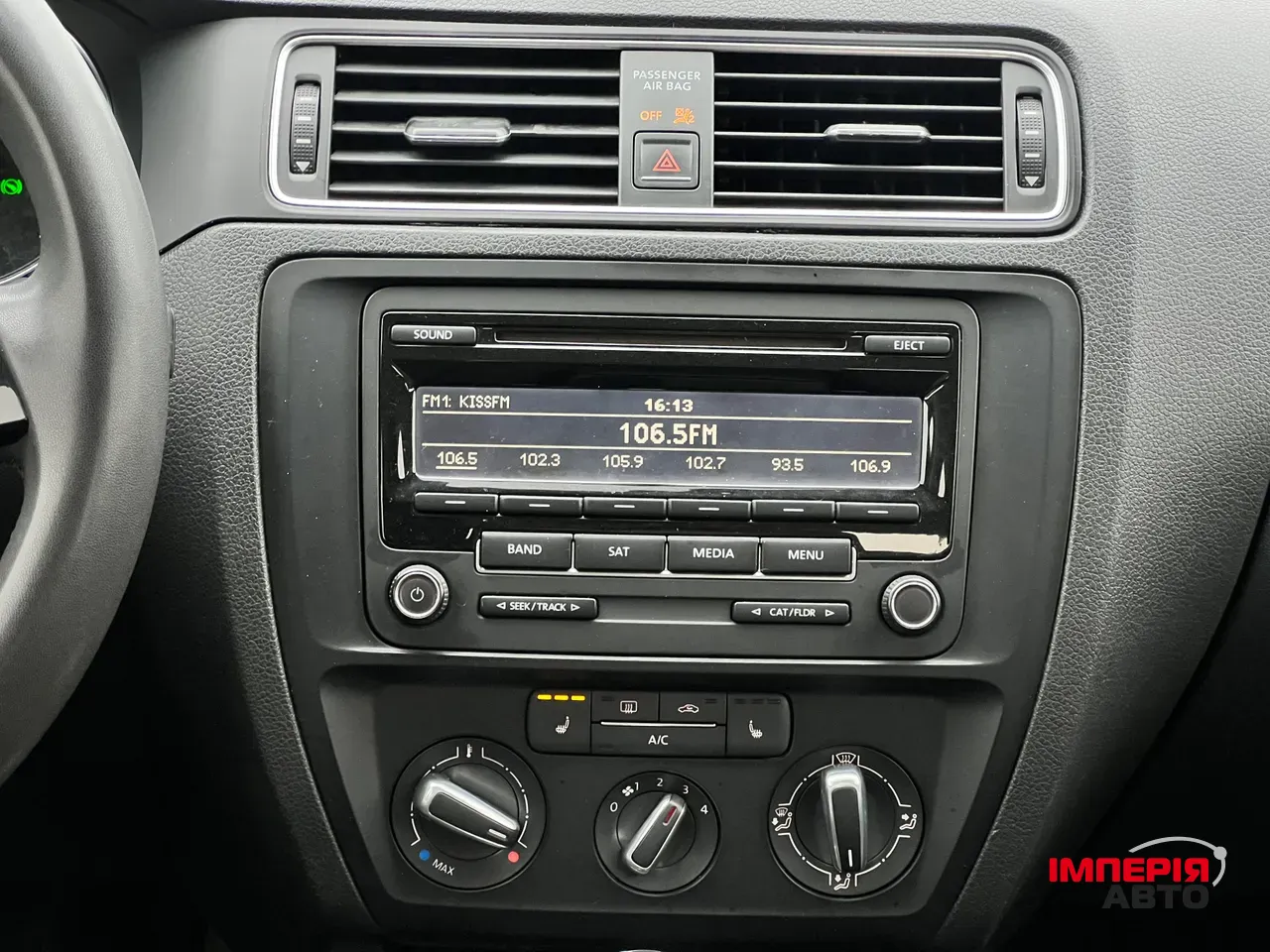 Volkswagen Jetta - фото 22