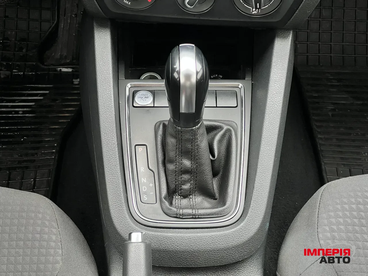 Volkswagen Jetta - фото 23