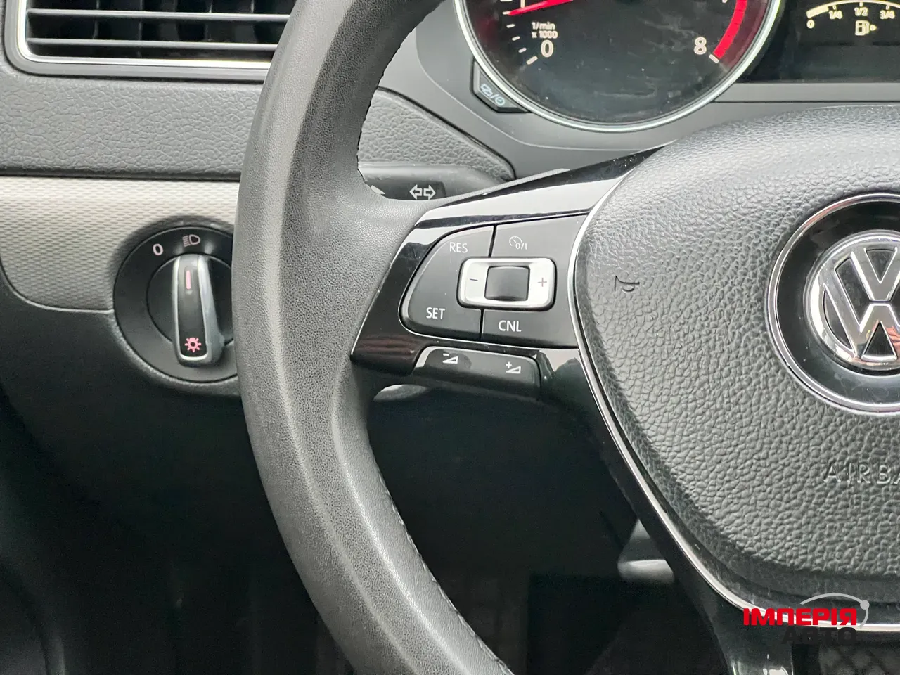 Volkswagen Jetta - фото 20