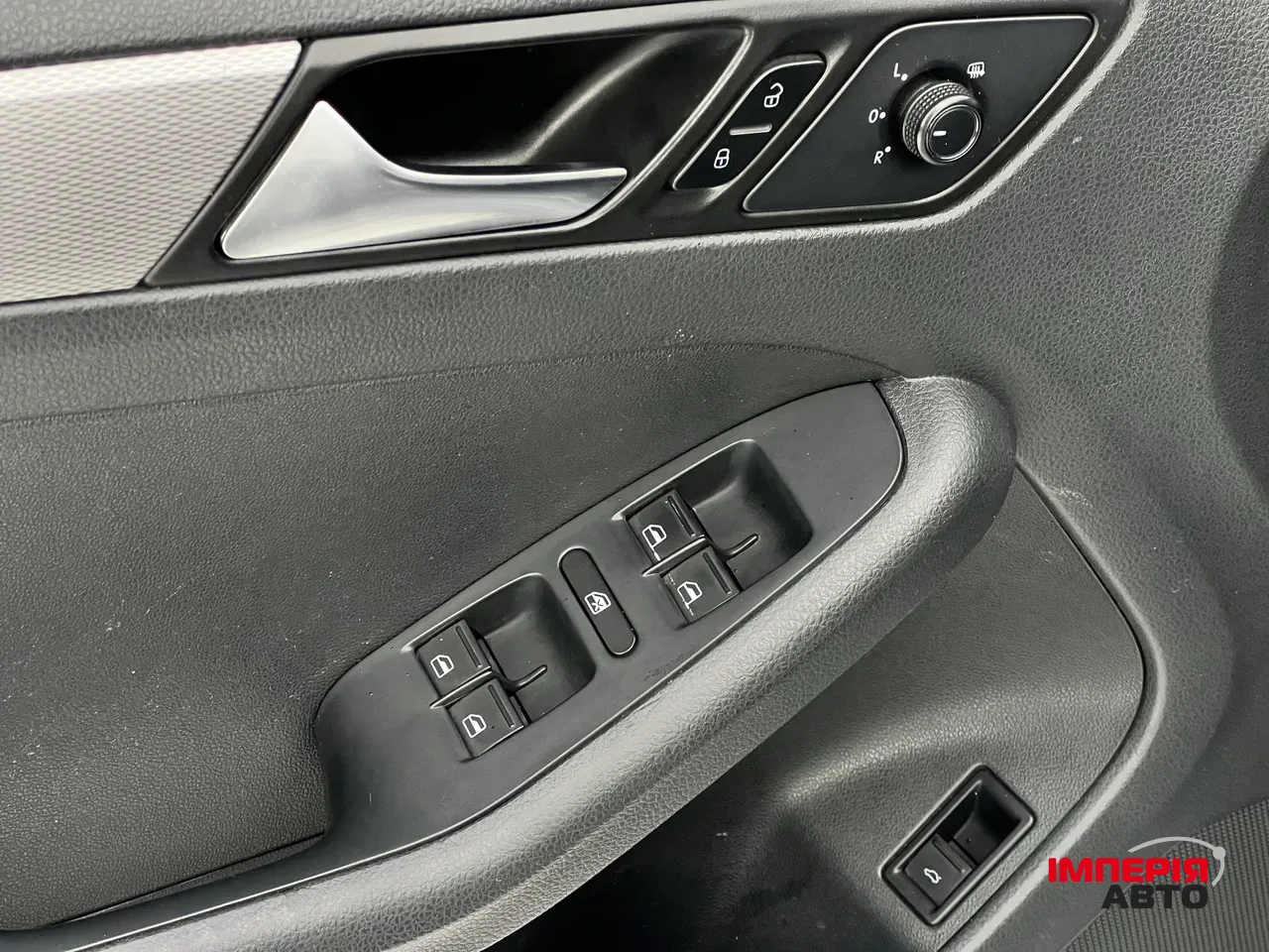 Volkswagen Jetta - фото 10