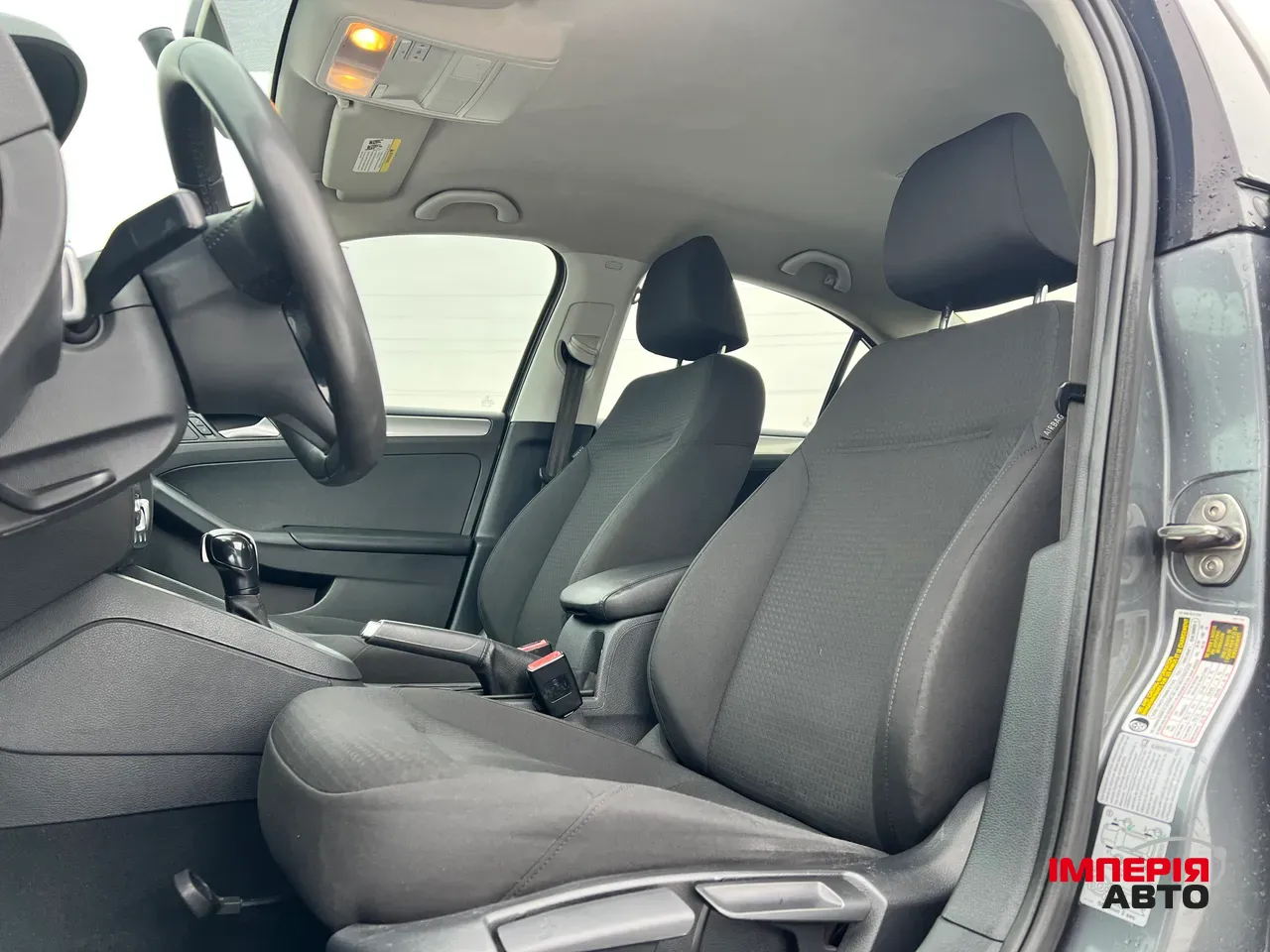 Volkswagen Jetta - фото 12